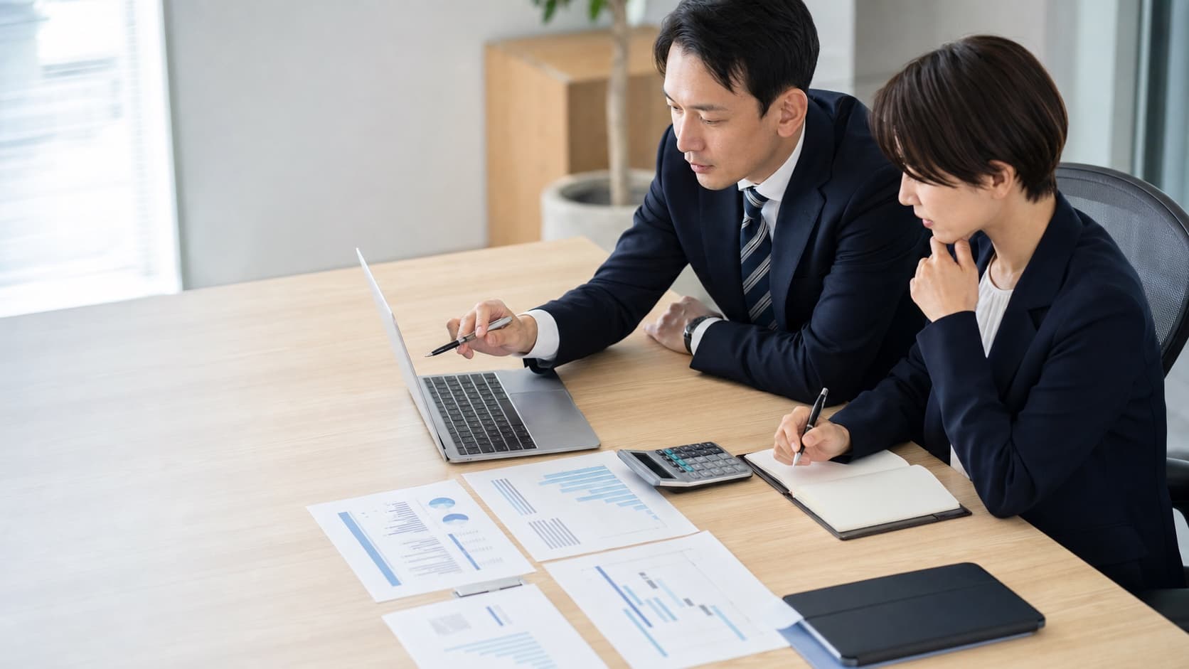 SFAの料金相場と総コスト|初期費用・月額・導入支援を比較【2026年版】